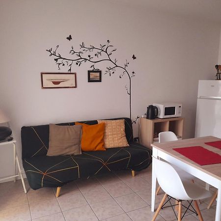 A Casa Di Sole Apartment Арезе Екстериор снимка