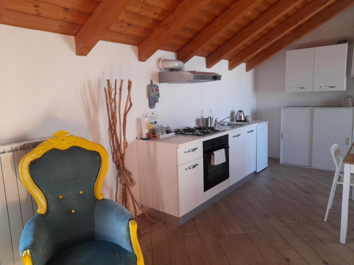 A Casa Di Sole Apartment Арезе Екстериор снимка