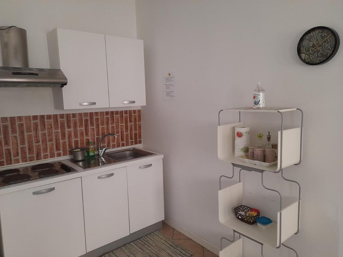 A Casa Di Sole Apartment Арезе Екстериор снимка