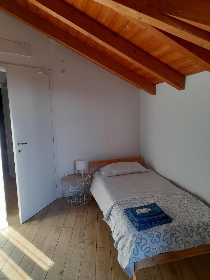 A Casa Di Sole Apartment Арезе Екстериор снимка