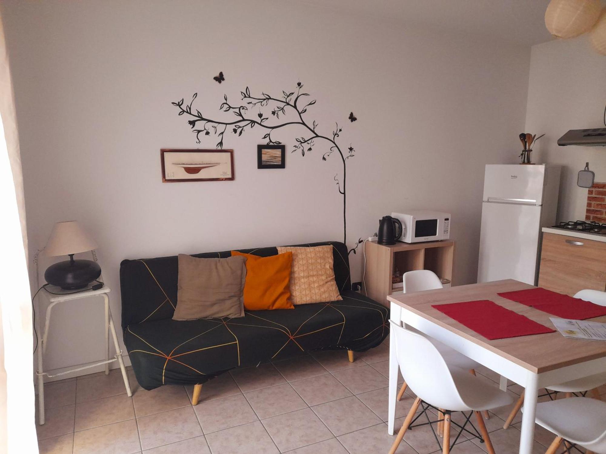 A Casa Di Sole Apartment Арезе Екстериор снимка